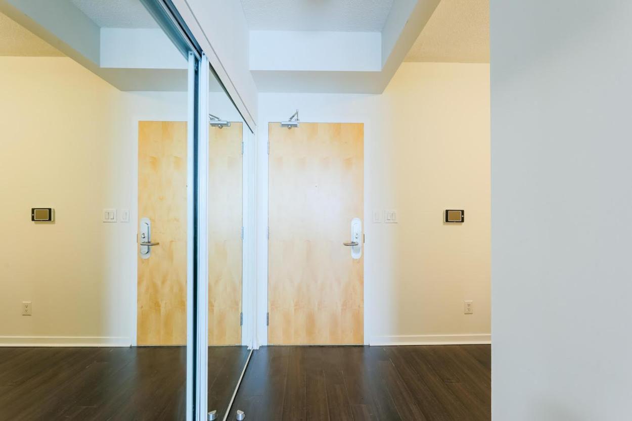 Skyline Elegance Condo Toronto Eksteriør billede