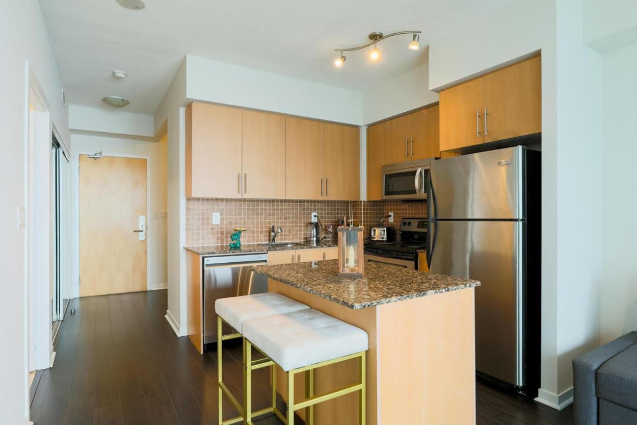 Skyline Elegance Condo Toronto Eksteriør billede