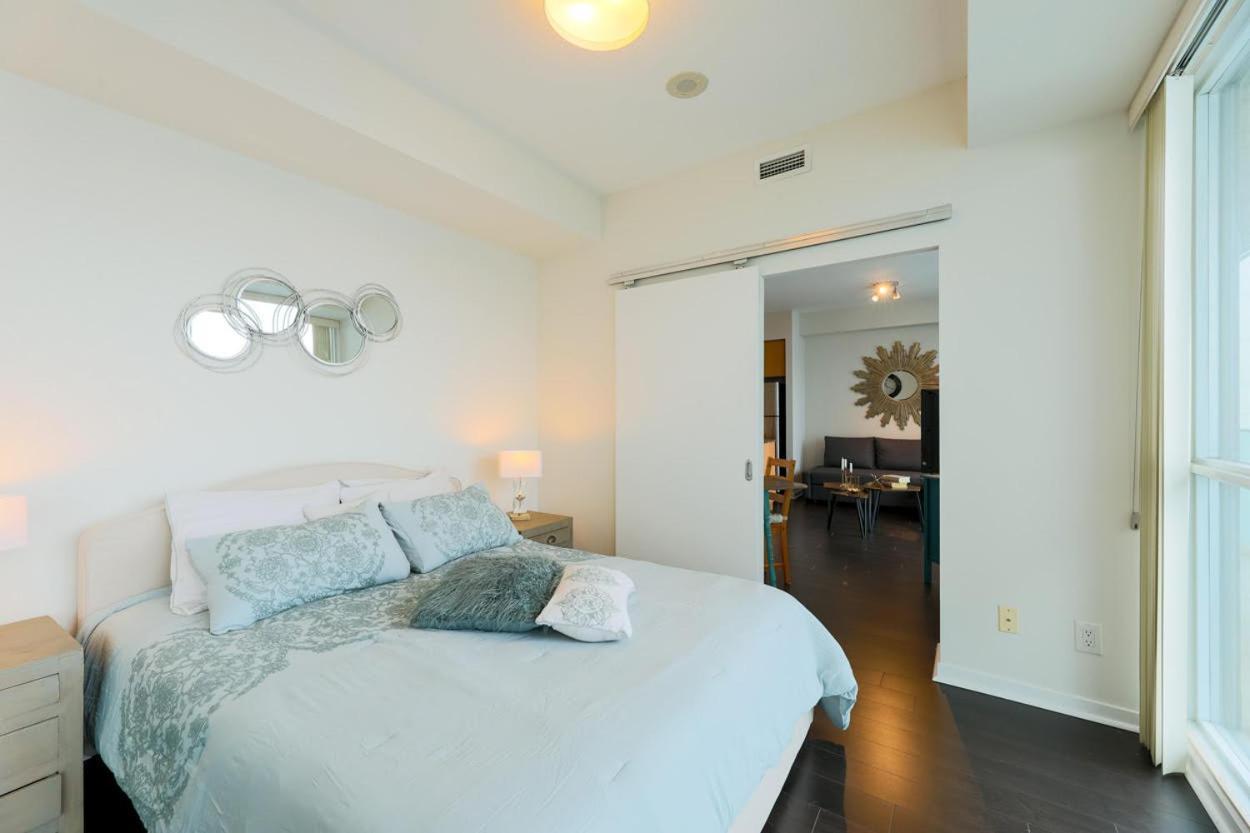 Skyline Elegance Condo Toronto Eksteriør billede