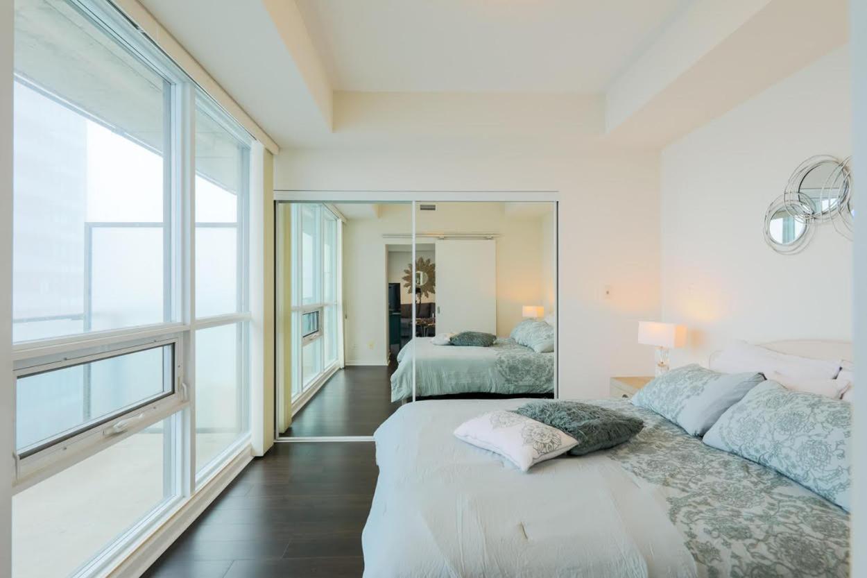 Skyline Elegance Condo Toronto Eksteriør billede